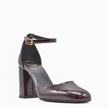 Bacali collection women's pump.