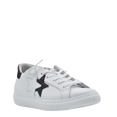 2Star Collection women's sneaker