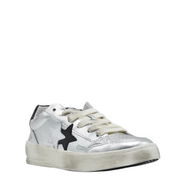 2Star Collection women's sneaker
